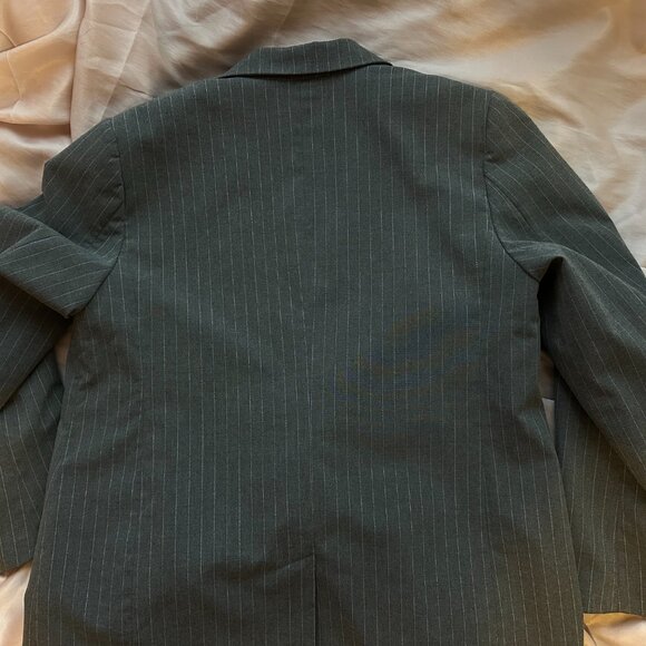 MichaelStudio Men's Charcoal Pinstripe Blazer – Classic Two-Button Suit Jacket - Picture 2 of 3